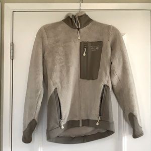 Mountain hardware jacket